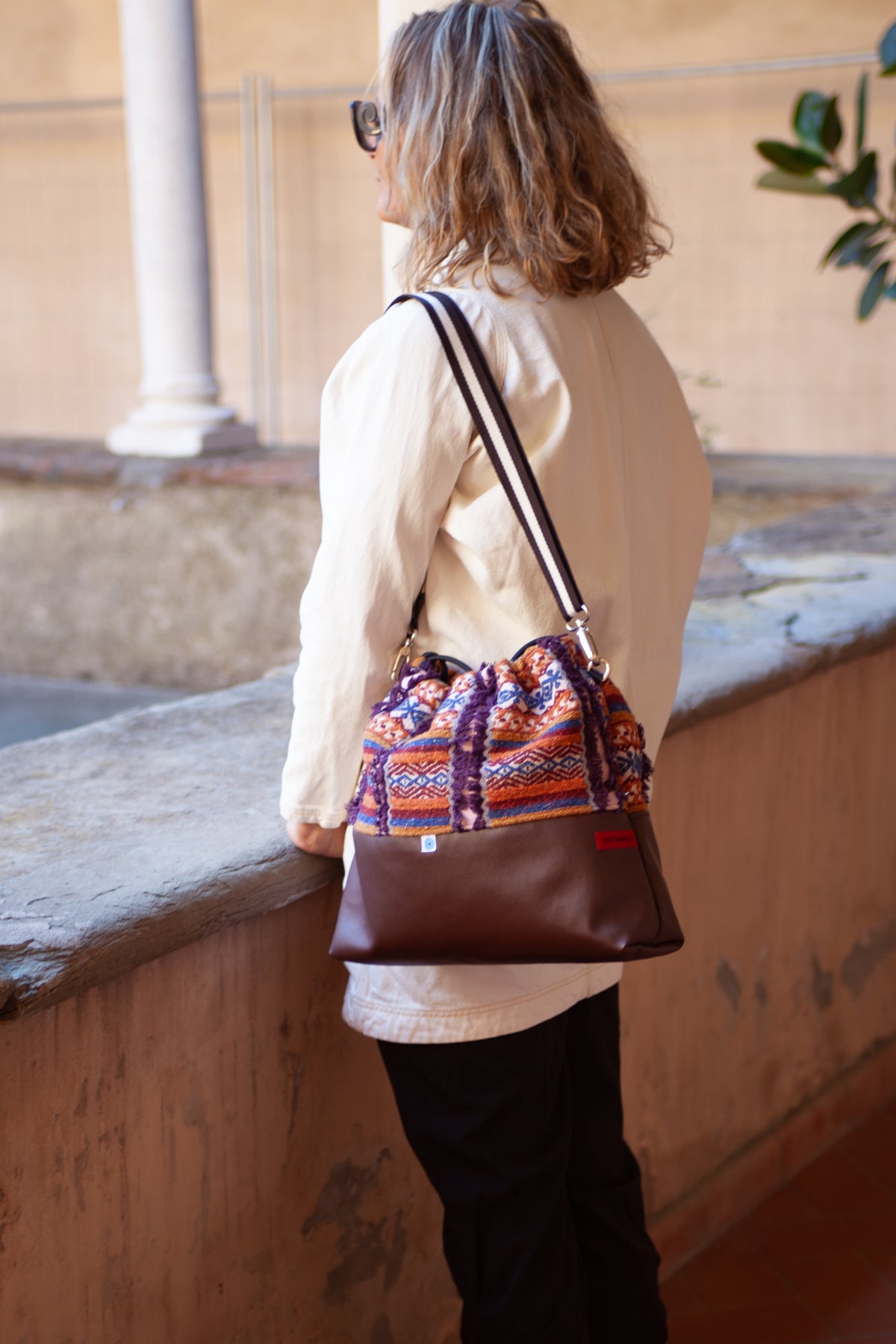 MAXI CAPRAIA BUCKET chestnut I geometric fabric