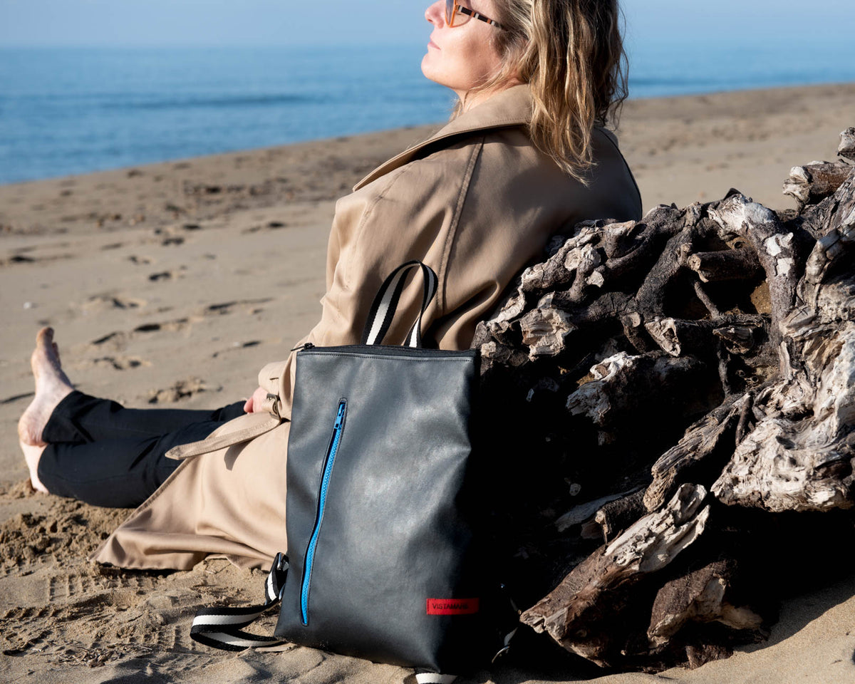 TETI BACKBAG nero / blu