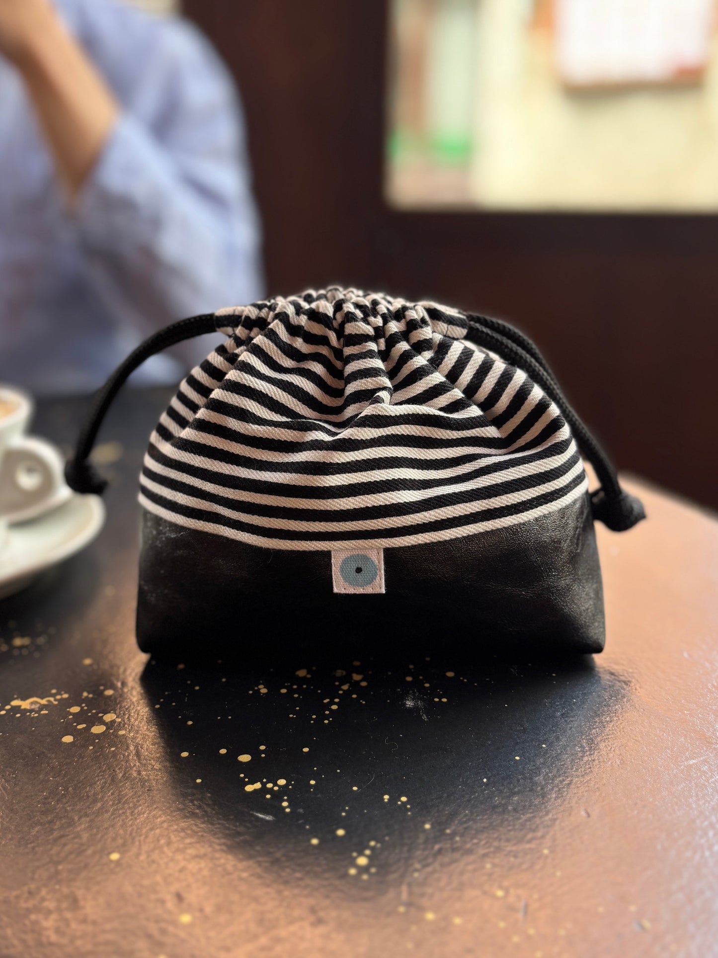 MINI CAPRAIA BUCKET  sparkly black/stripes